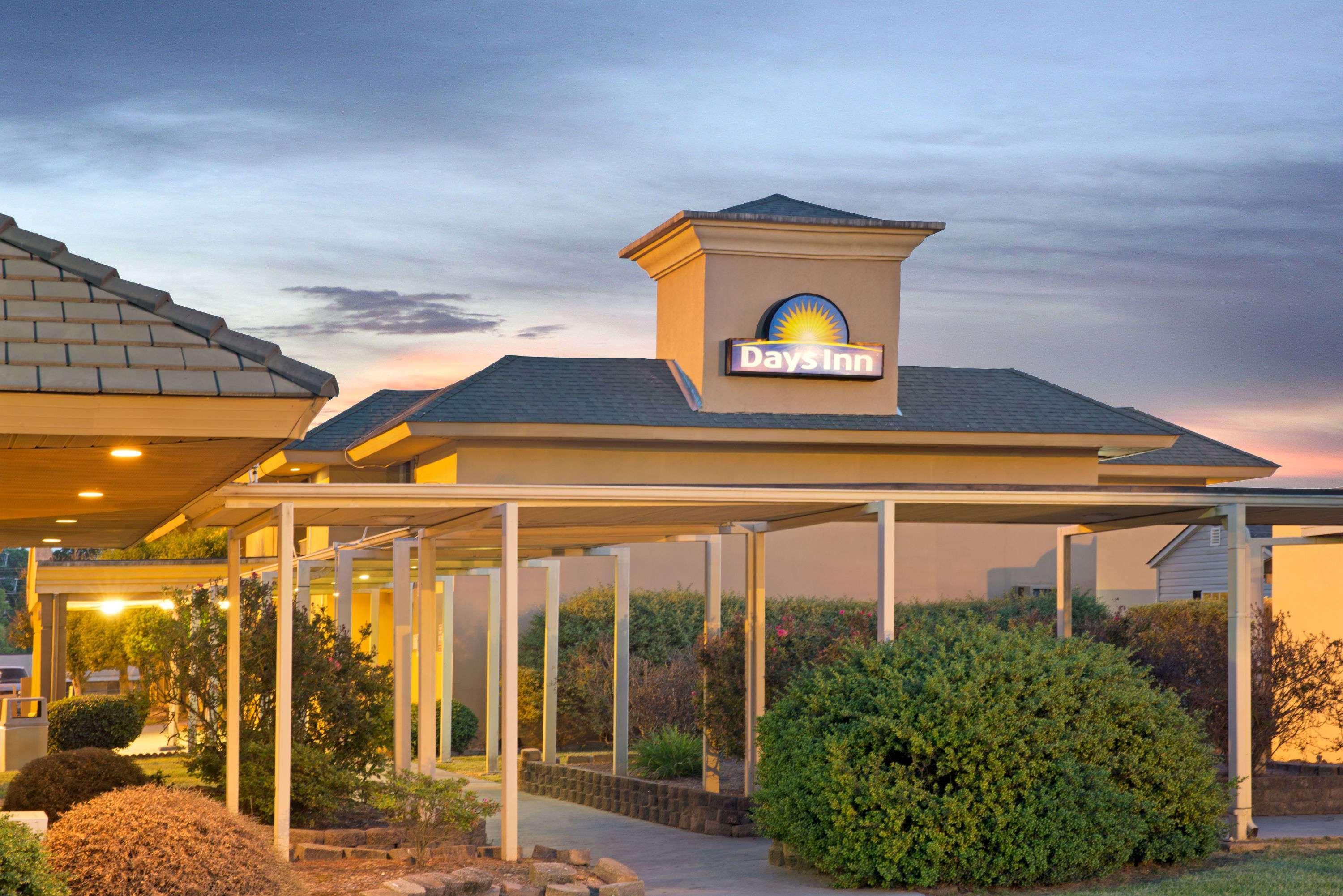 Days Inn By Wyndham Charlotte/Woodlawn Near Carowinds Exteriér fotografie