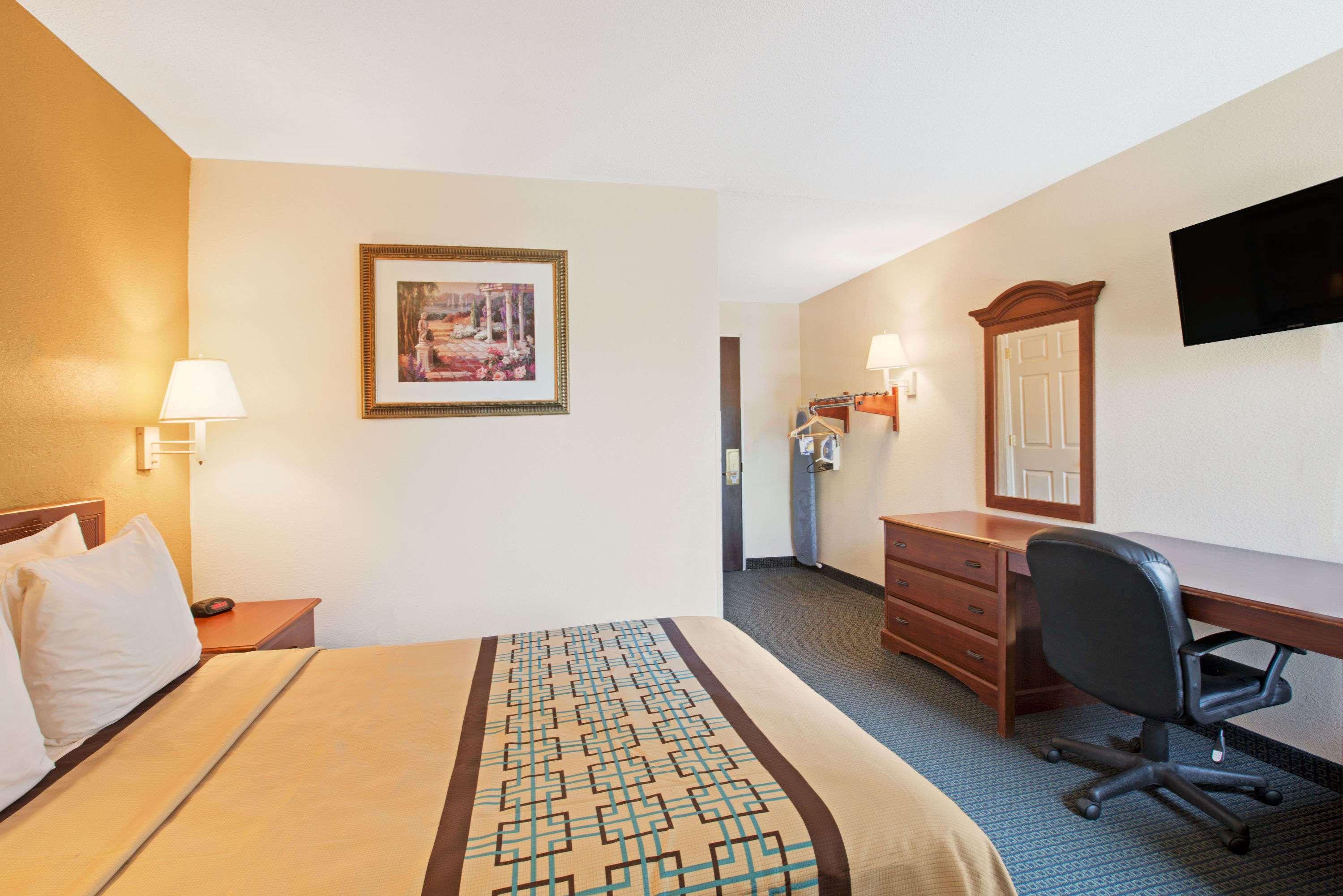 Days Inn By Wyndham Charlotte/Woodlawn Near Carowinds Exteriér fotografie
